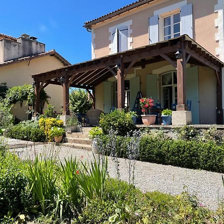 La Grange Terrou Guest House Saint-Germain-de-Confolens Exterior photo