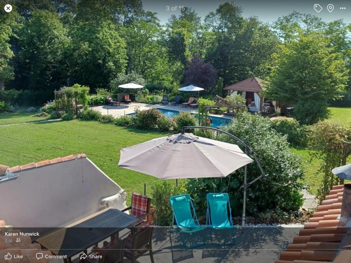 La Grange Terrou Guest House Saint-Germain-de-Confolens Exterior photo