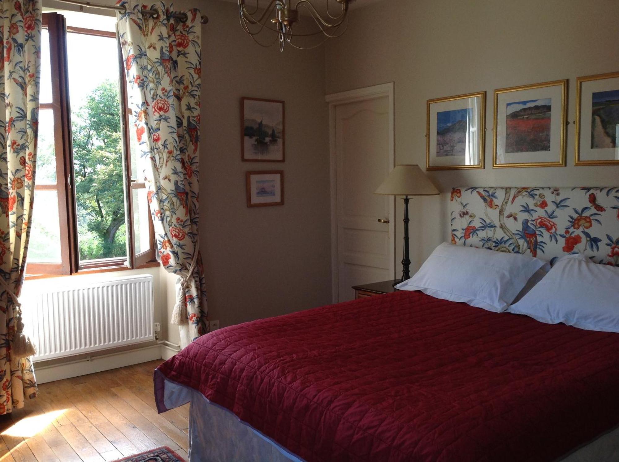 La Grange Terrou Guest House Saint-Germain-de-Confolens Exterior photo