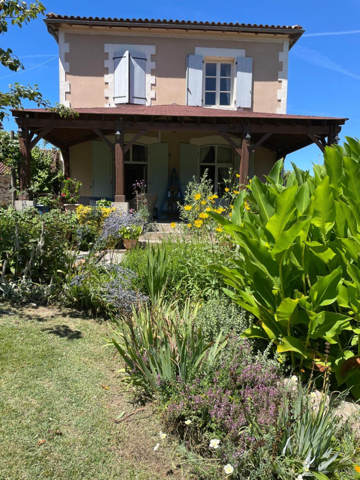 La Grange Terrou Guest House Saint-Germain-de-Confolens Exterior photo