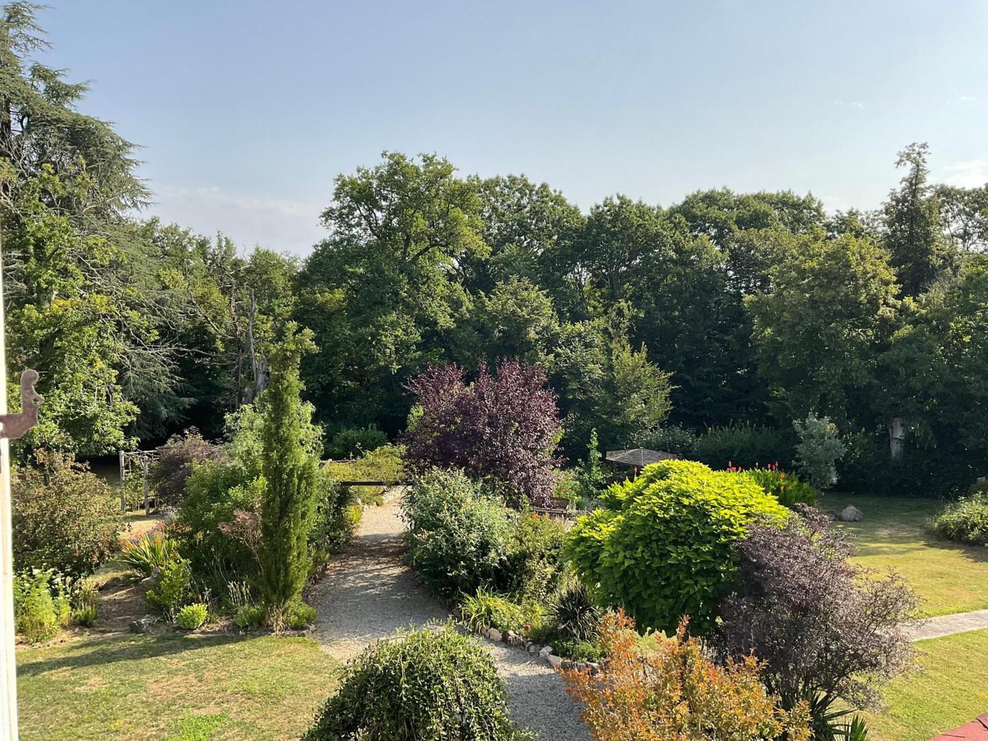 La Grange Terrou Guest House Saint-Germain-de-Confolens Exterior photo