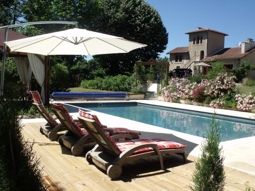 La Grange Terrou Guest House Saint-Germain-de-Confolens Exterior photo